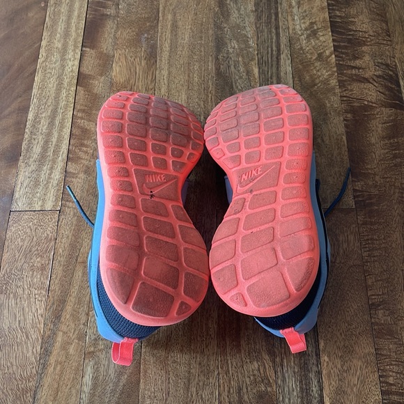 Nike Roshe Run **Rare Color** - Picture 6 of 7